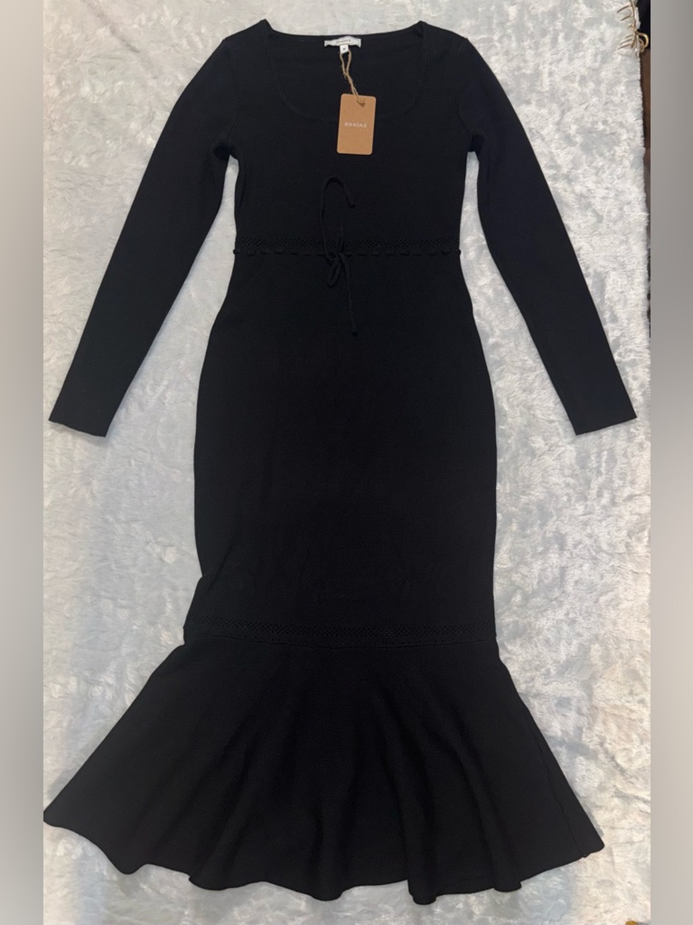 RIHOAS Black Long-Sleeve Knit Midi Dress with Tie Waist